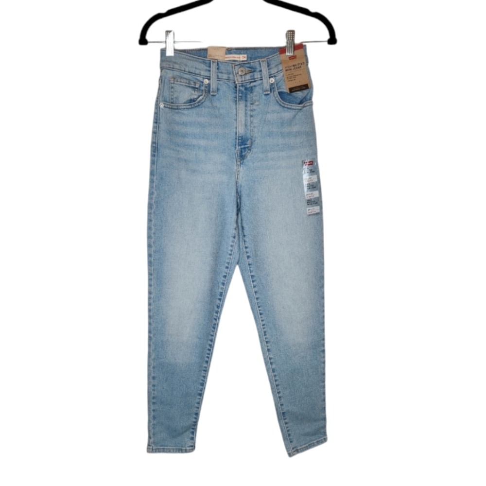 NEW Levi's Mom Jeans Light Wash High Rise Size 24
